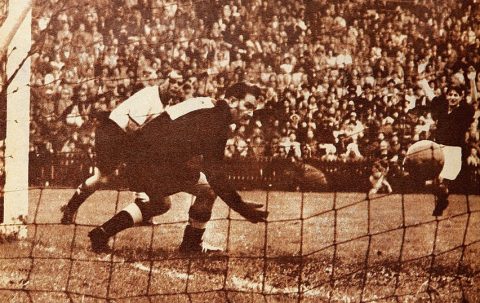 Эпизод финала ФРГ - Венгрия (журнал «Estadio», 1954)