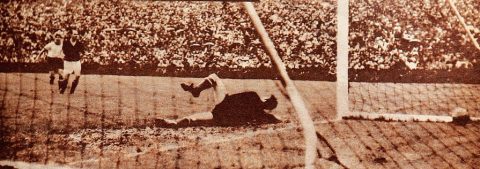 Эпизод финала ФРГ - Венгрия (журнал «Estadio», 1954)
